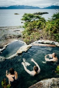 Credit : Destination BC/Owen Perry Description : Hot spring Island in Haida Gwaii